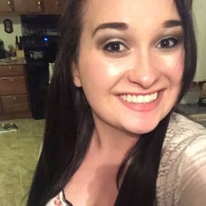 Meet your Posher, Courtney
